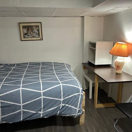 אוקוויל Quiet And Comfortable Homestay מראה חיצוני תמונה
