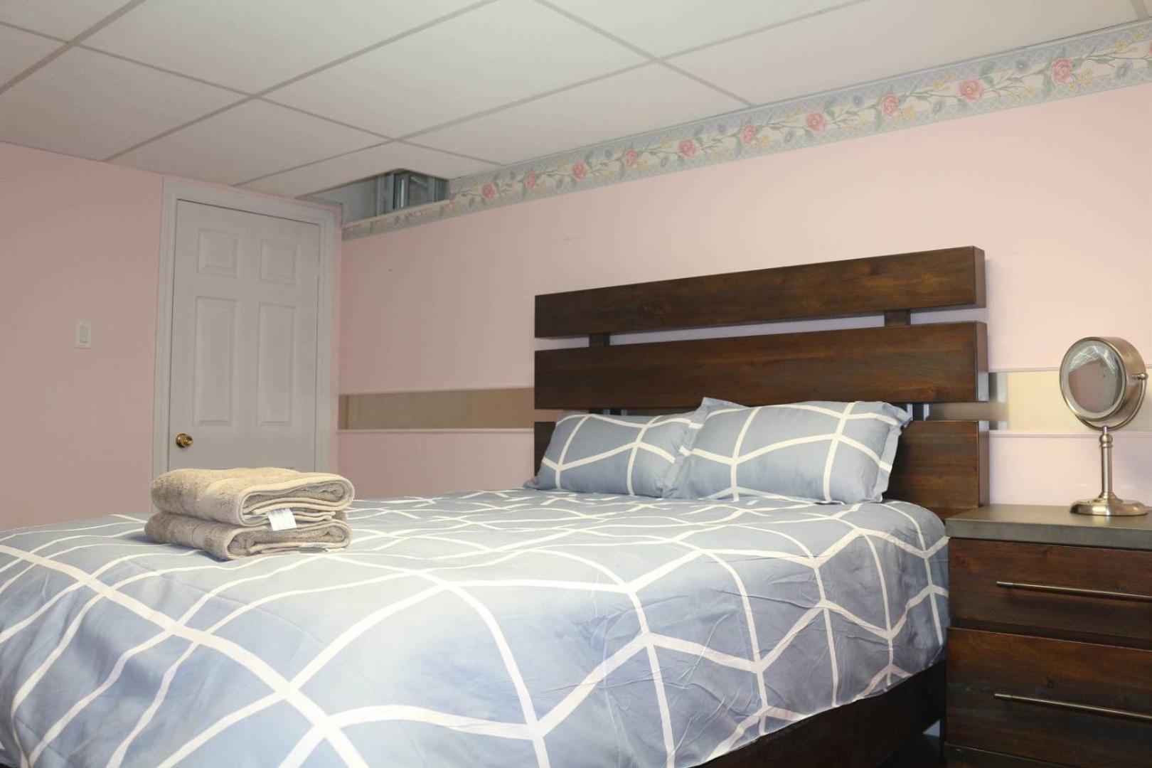 אוקוויל Quiet And Comfortable Homestay חדר תמונה
